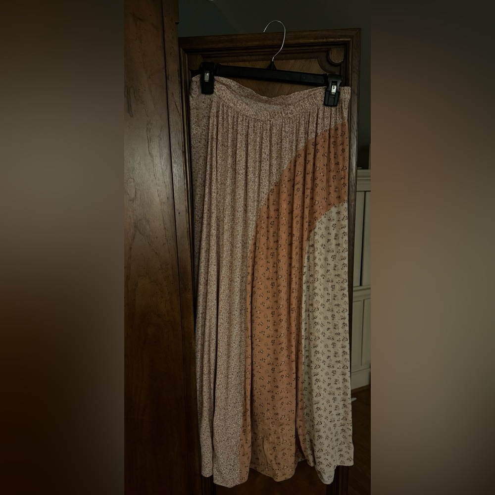 American Eagle Floral Skirt